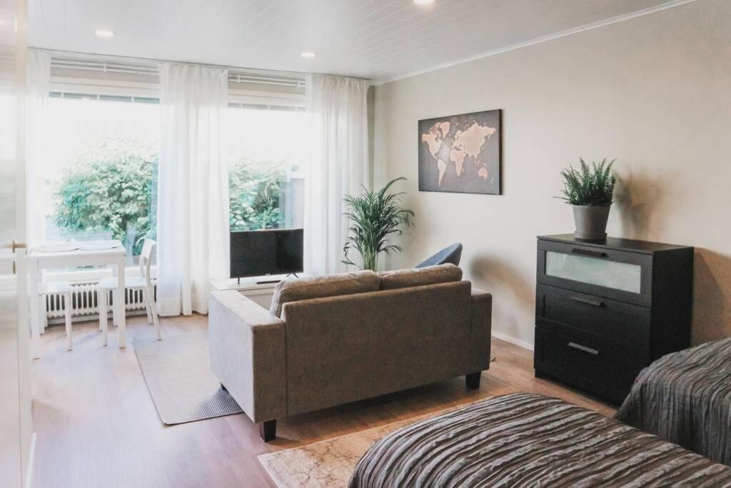 Stylish New Studio Apartment Turku Bagian luar foto