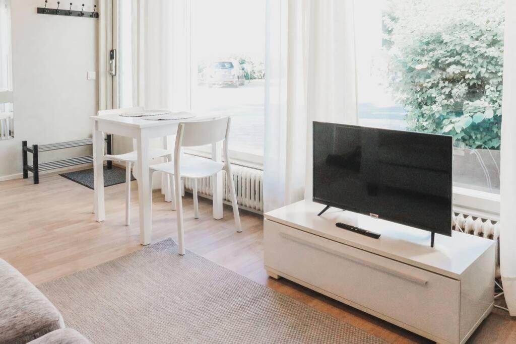 Stylish New Studio Apartment Turku Bagian luar foto